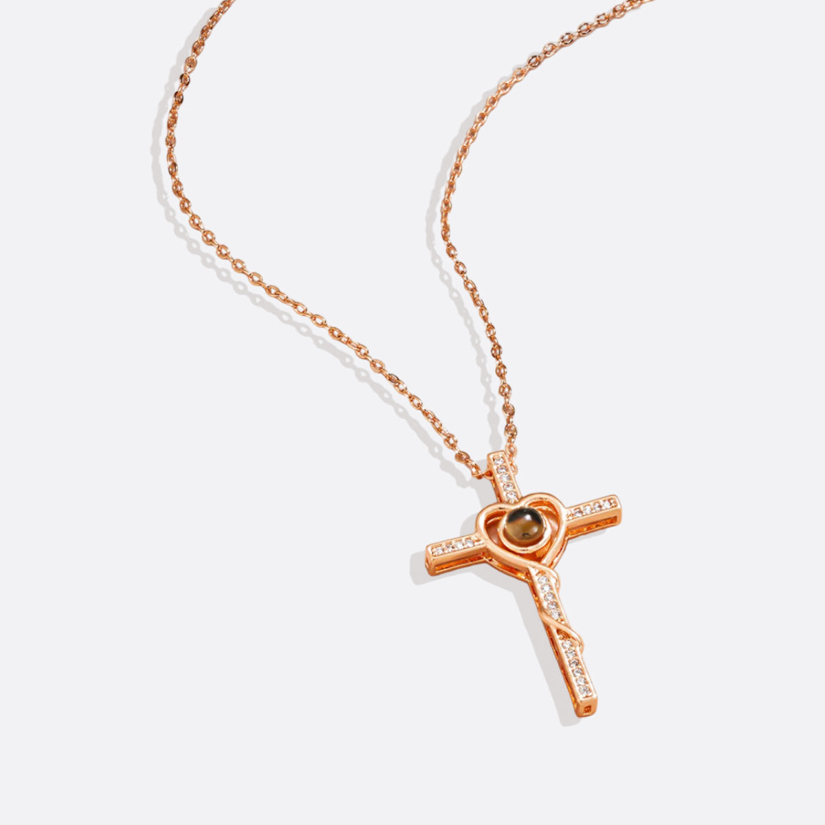 Collana di foto con cuore e croce
