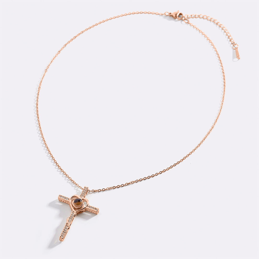 Collana di foto con cuore e croce