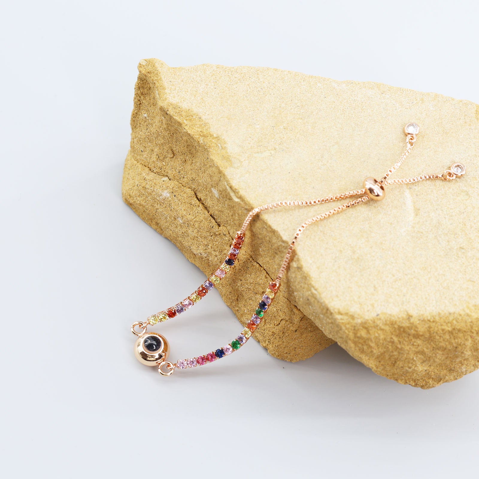 Bracciale con proiezione di zirconi colorati