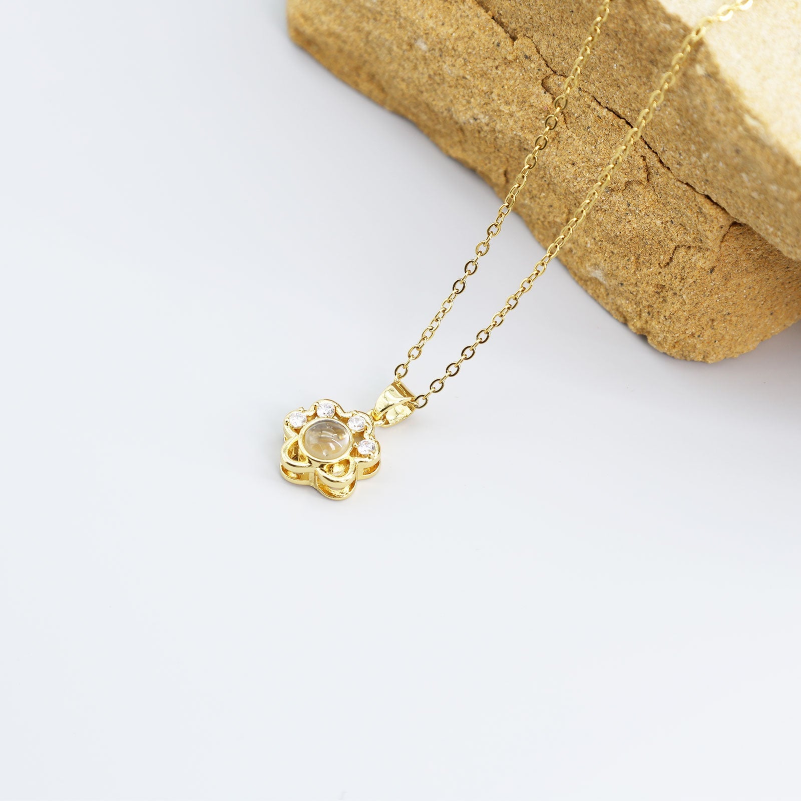 Collana souvenir personalizzata a forma di zampa di gatto