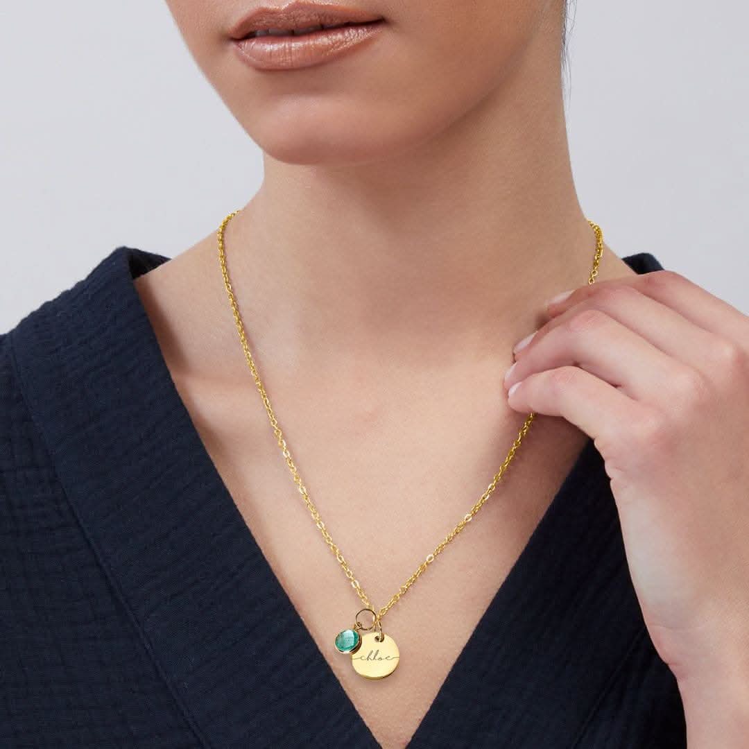Collana con pietra portafortuna con scritta monogramma