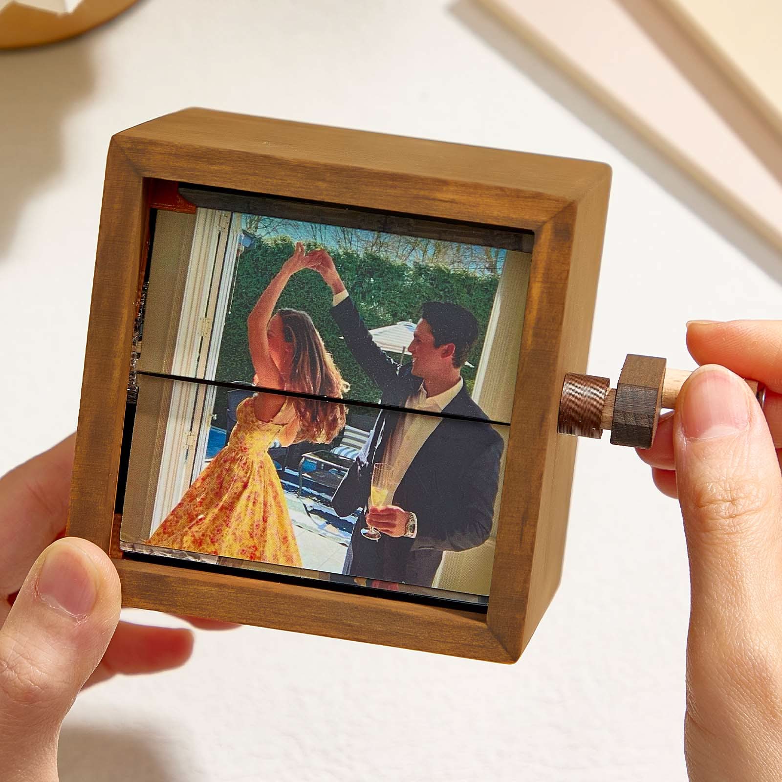 Cornice per flip book personalizzata