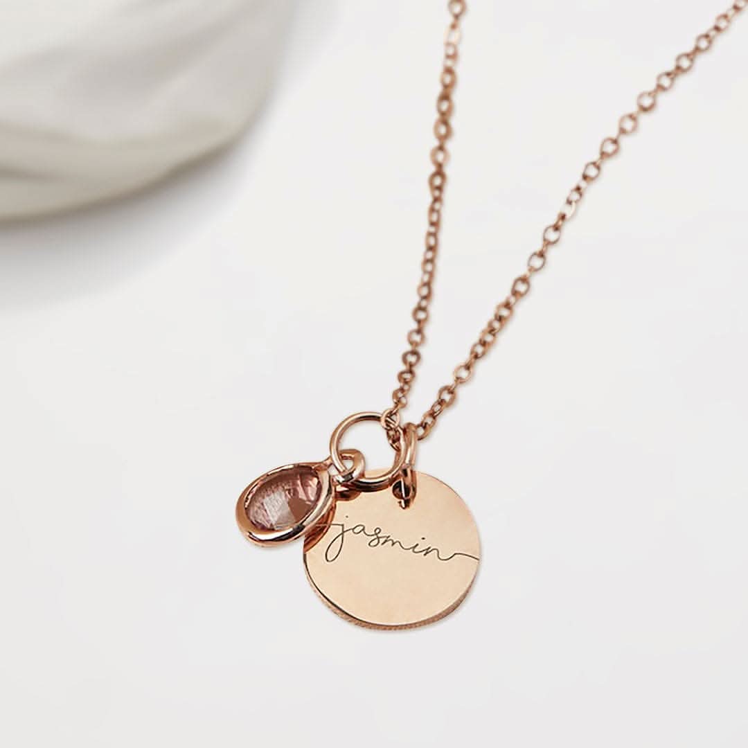 Collana con pietra portafortuna con scritta monogramma