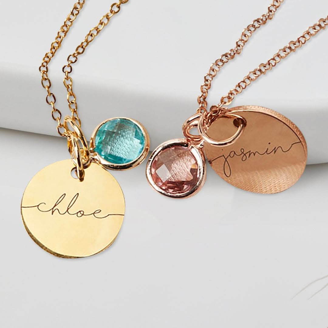 Collana con pietra portafortuna con scritta monogramma