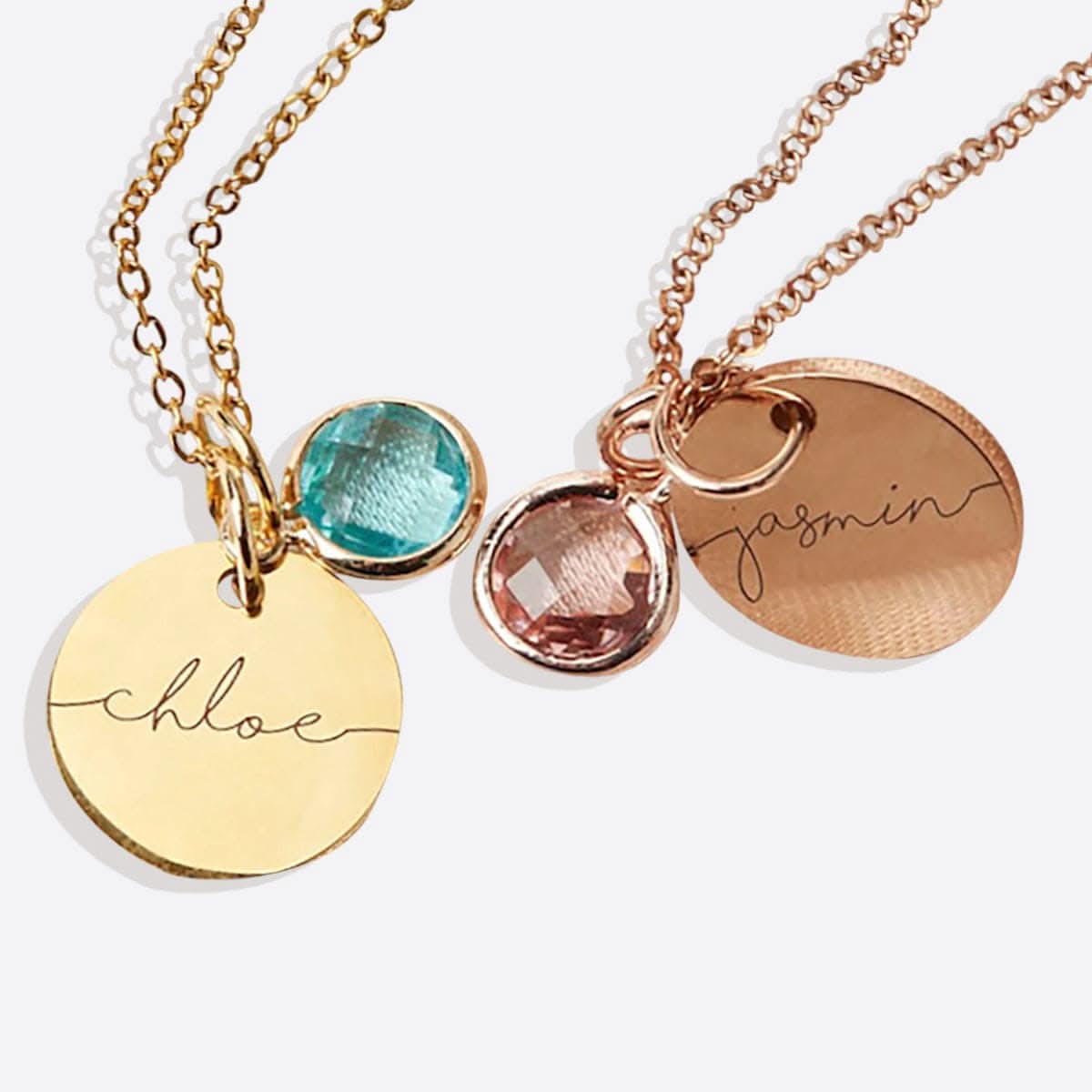 Collana con pietra portafortuna con scritta monogramma
