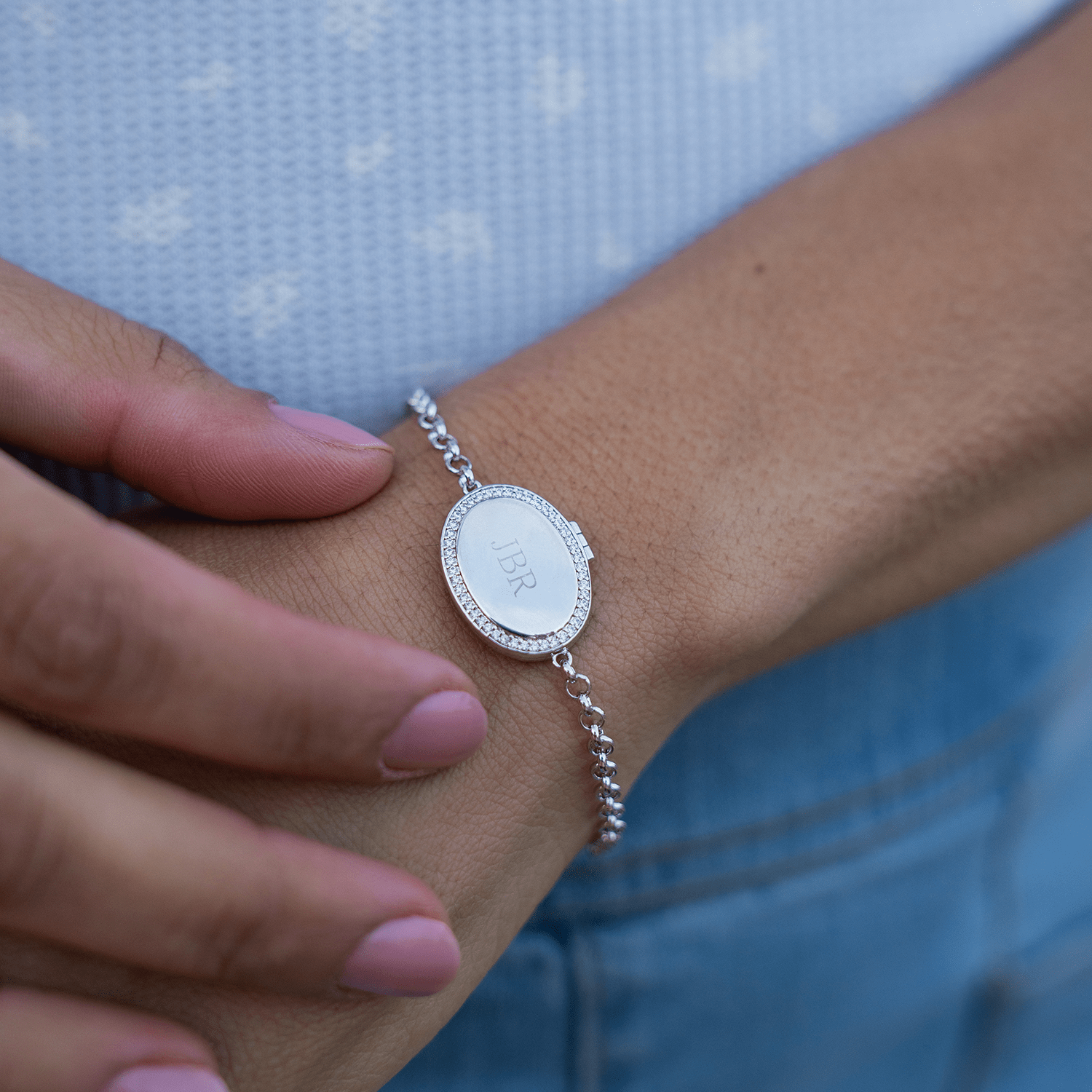 Braccialetto con medaglione ovale personalizzato